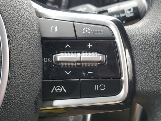 Used 2023 Kia Sorento LX image 11