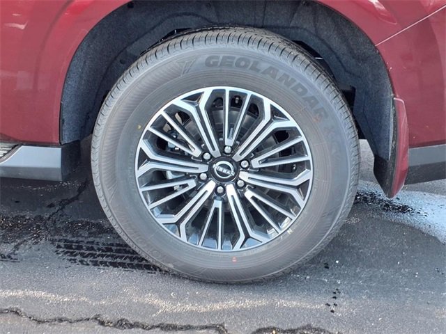 New 2025 Nissan Armada SL w/ Captain's Chari Seat Package image 4