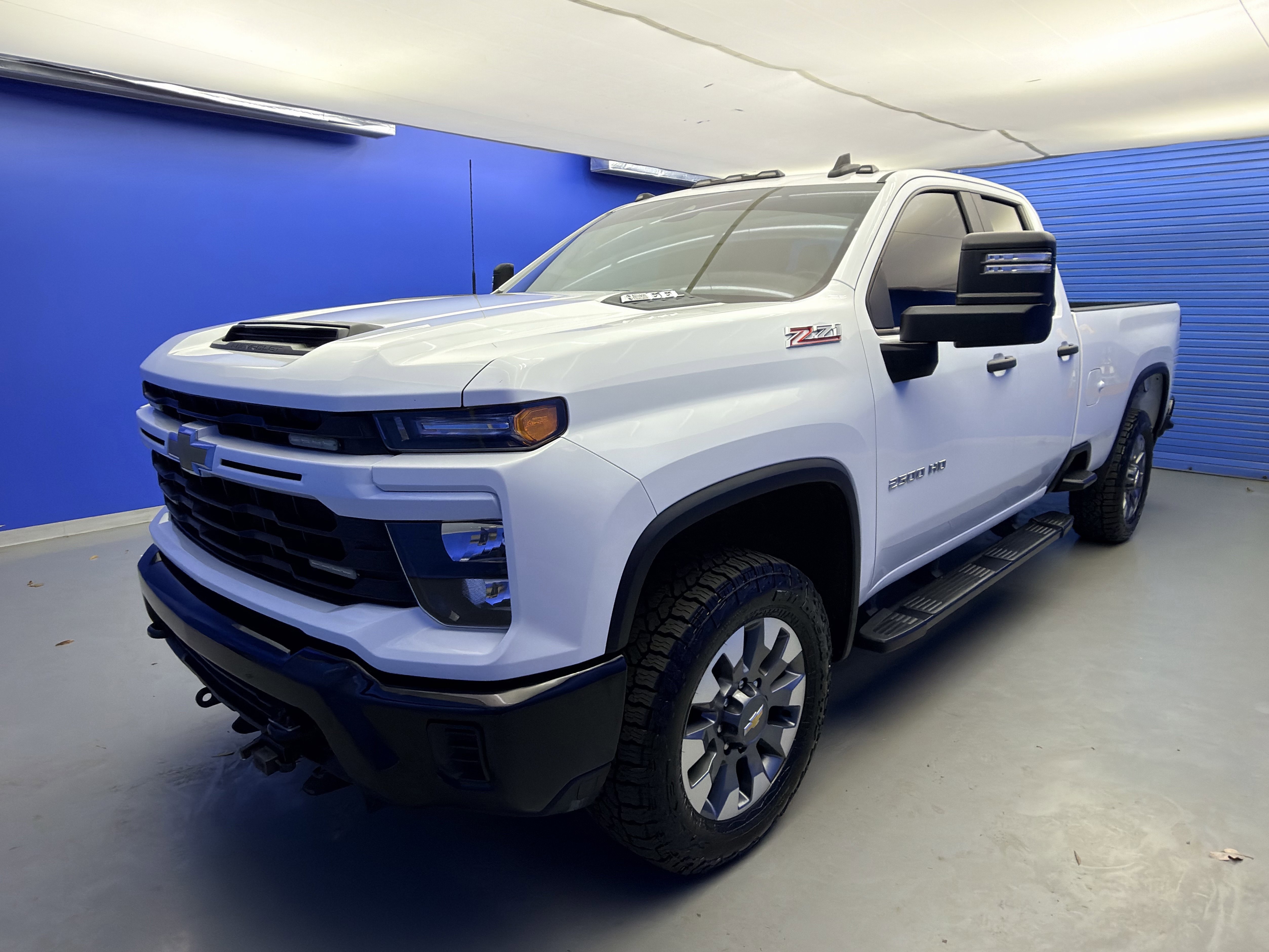 Used 2024 Chevrolet Silverado 2500 Custom w/ Custom Value Package image 4