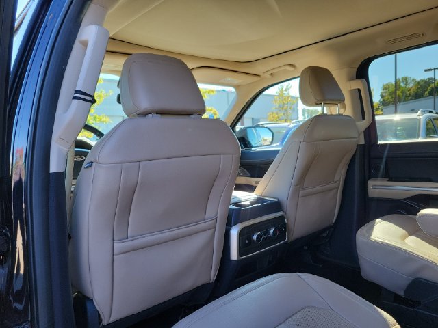 Used 2023 Ford Expedition Limited RWD image 12
