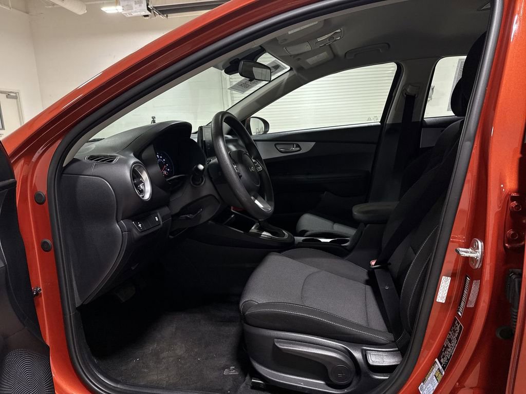 Used 2022 Kia Forte LXS FWD image 19