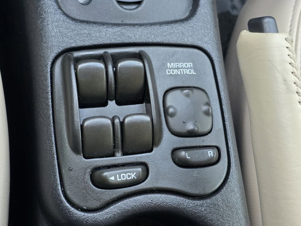 Used 2001 Saturn S-Series SL2 image 15