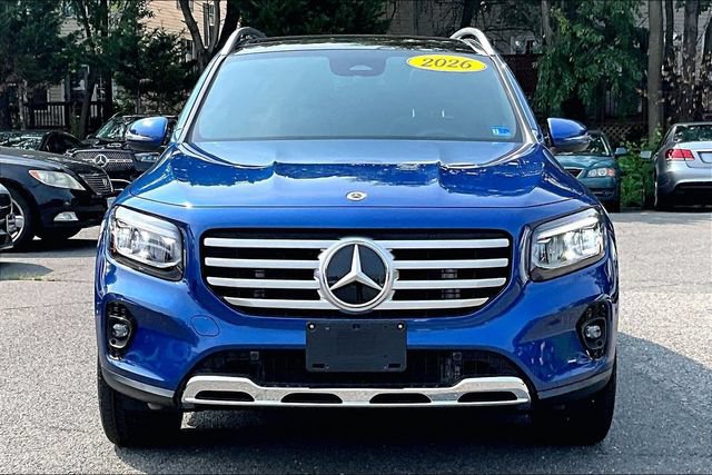 Used 2026 Mercedes-Benz GLB 250 4MATIC image 2