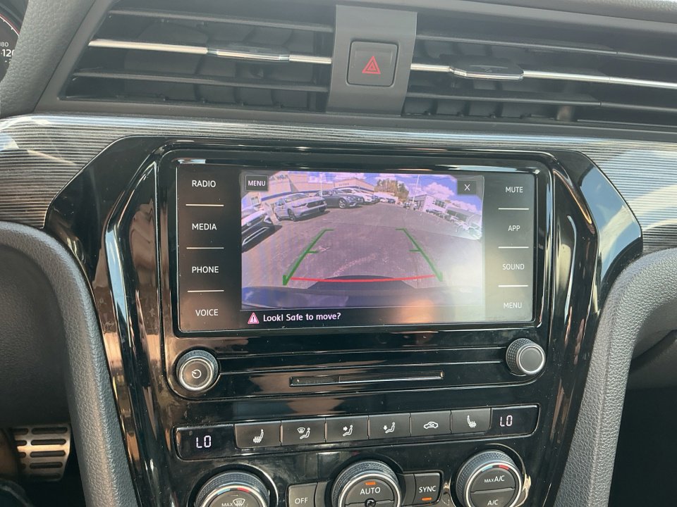 Certified 2020 Volkswagen Passat 2.0T R-Line image 23