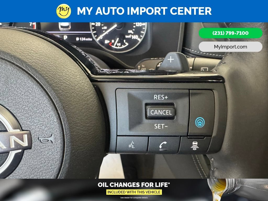 Used 2023 Nissan Rogue SL AWD/4WD image 16