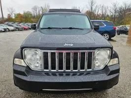 Used 2012 Jeep Liberty Limited w/ Tire & Wheel Group AWD/4WD image 4