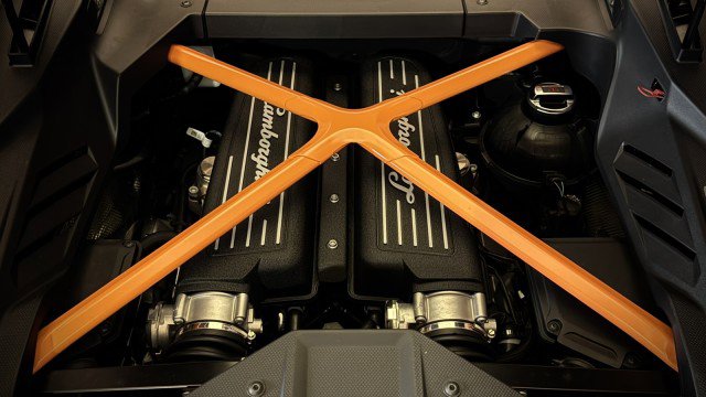 Used 2021 Lamborghini Huracan EVO RWD image 34