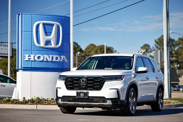 Used 2025 Honda Pilot EX-L image 1