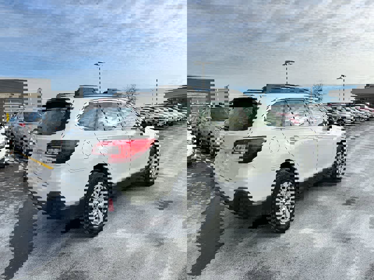 Used 2019 Subaru Outback 2.5i image 13