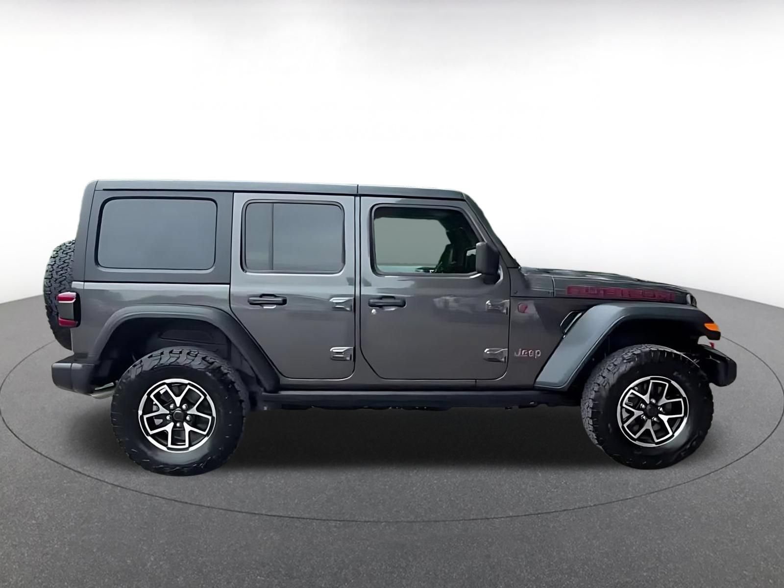Used 2025 Jeep Wrangler Unlimited Rubicon AWD/4WD image 14