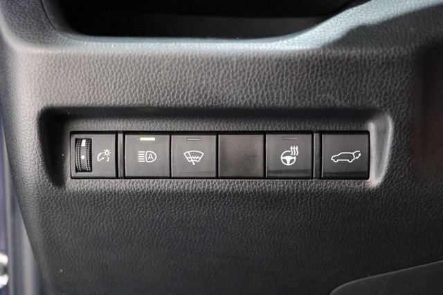 Used 2022 Toyota RAV4 XLE Premium AWD/4WD image 20