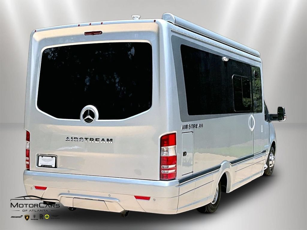 Used 2023 Mercedes-Benz Sprinter 4500 image 11