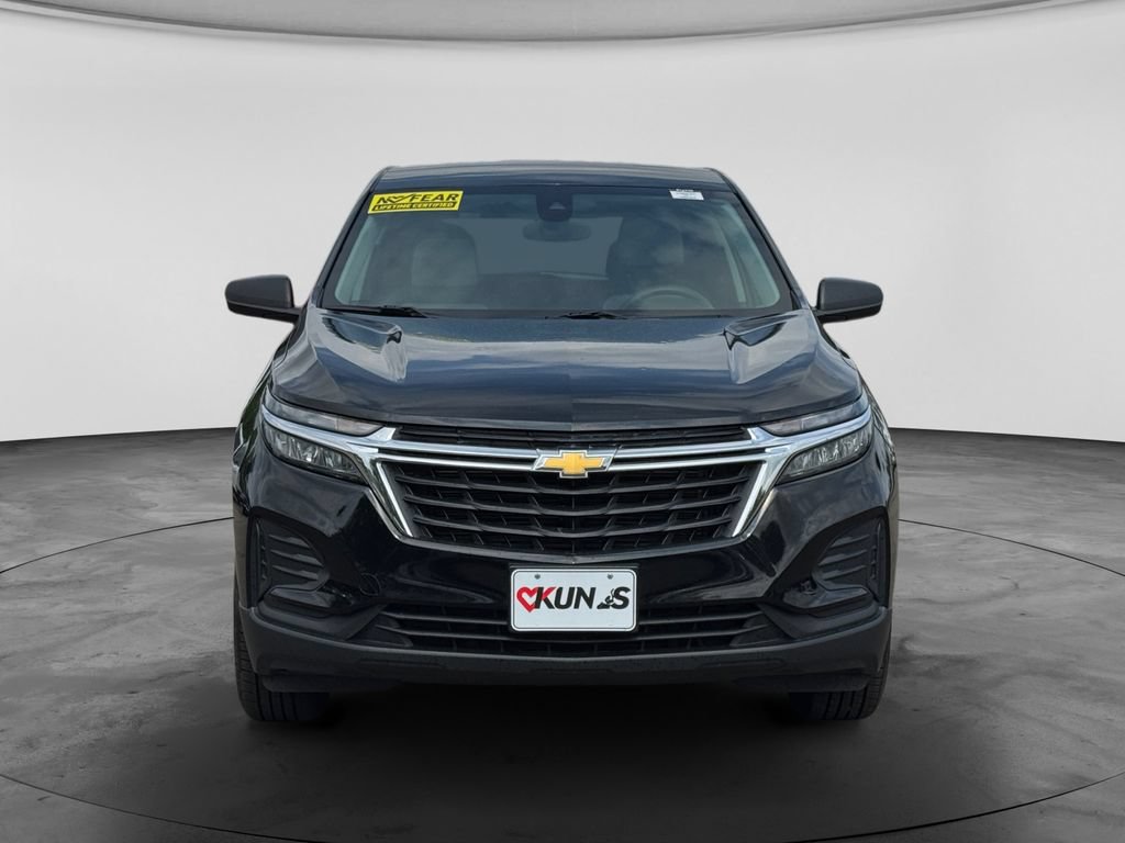 Used 2023 Chevrolet Equinox LS w/ LS Convenience Package AWD/4WD image 2