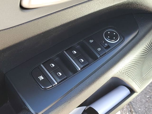 Used 2020 Kia Forte LXS FWD image 22