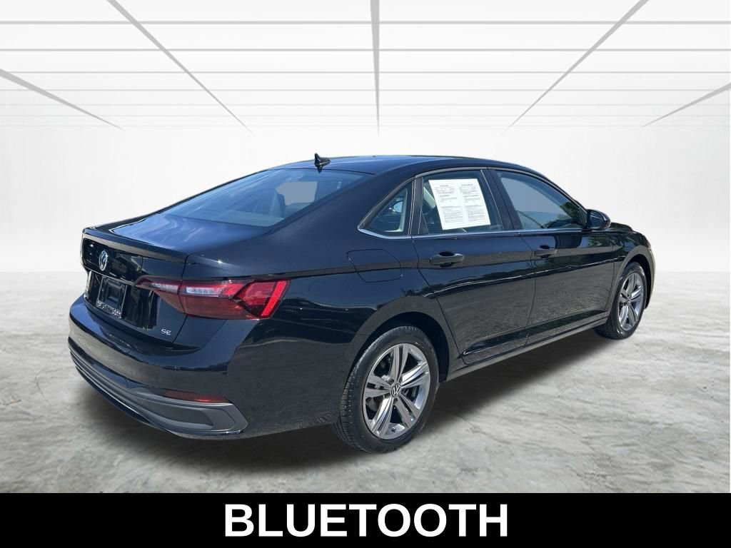 Used 2024 Volkswagen Jetta SE FWD image 5