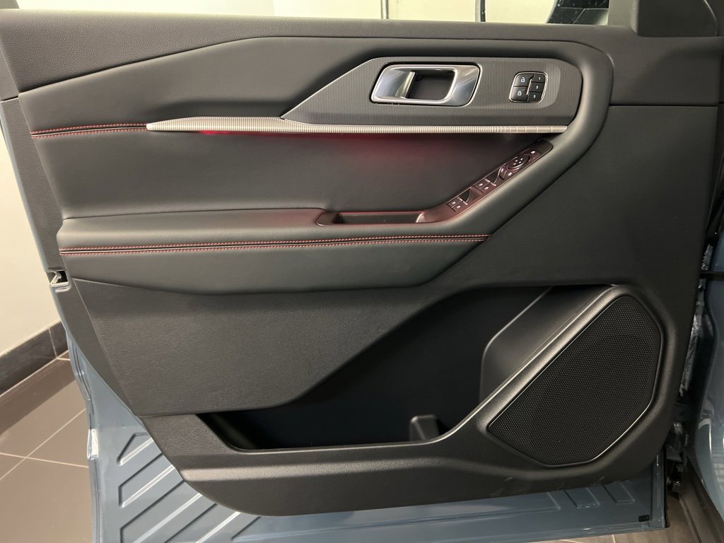 New 2026 Ford Explorer ST-Line w/ ST-Line Street Pack image 30