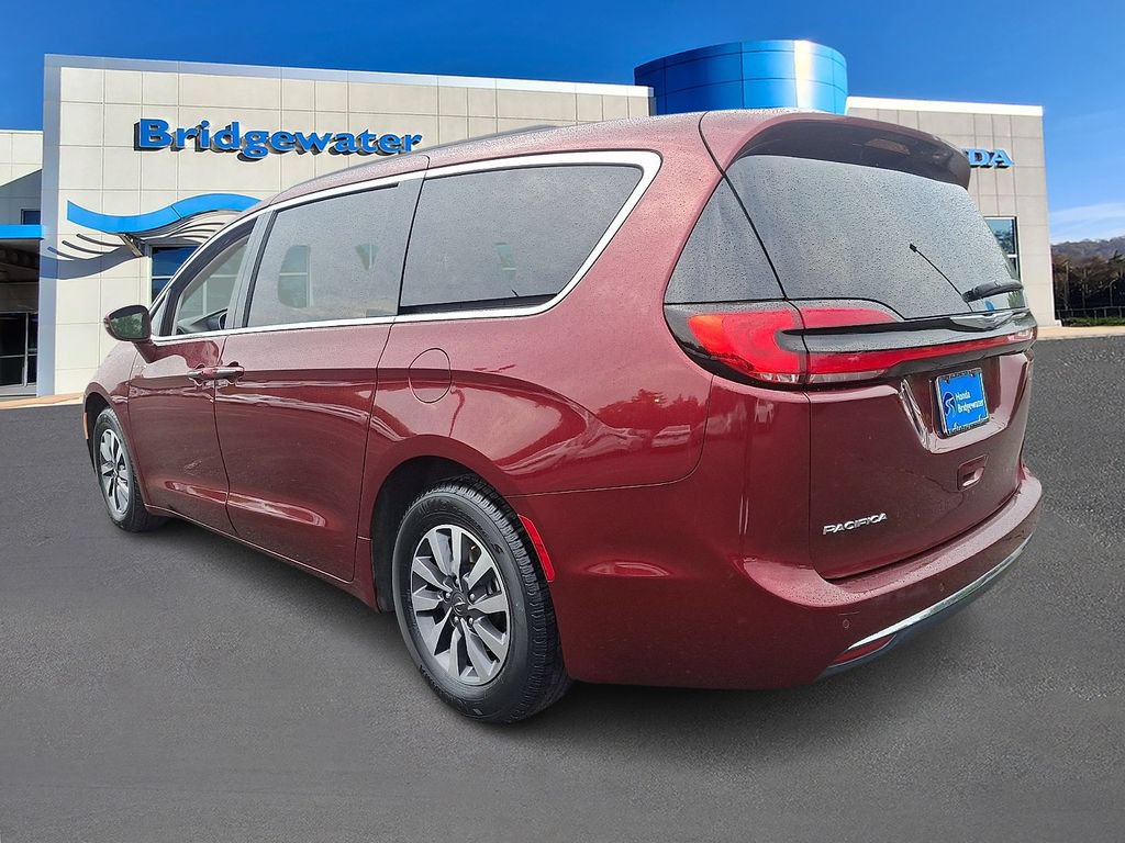 Used 2021 Chrysler Pacifica Touring-L FWD image 4