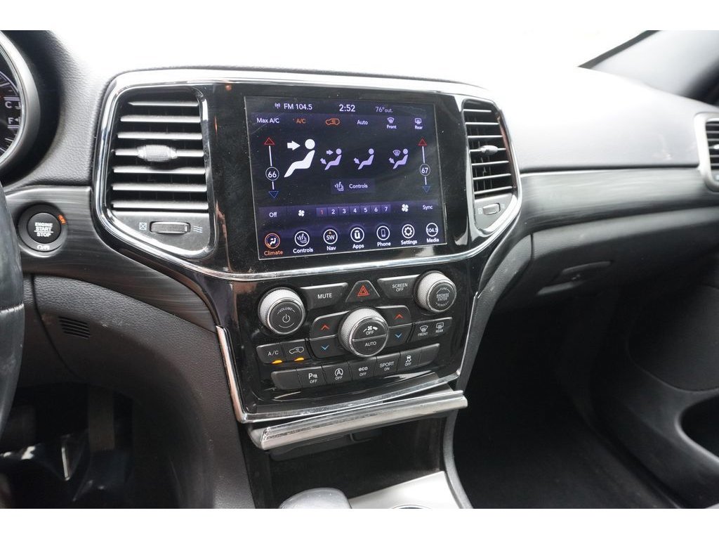 Used 2020 Jeep Grand Cherokee Laredo w/ Security & Convenience Group AWD/4WD image 15