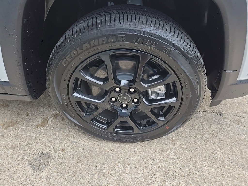 Used 2026 Jeep Compass Latitude image 24