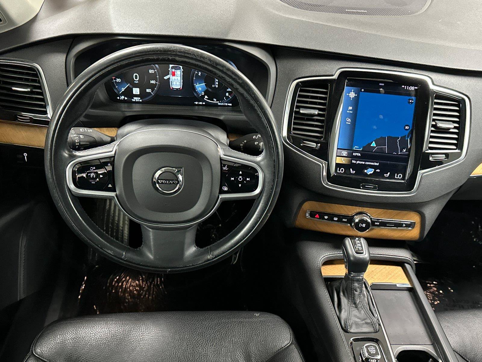Used 2021 Volvo XC90 T5 Momentum w/ Advanced Package AWD/4WD image 13