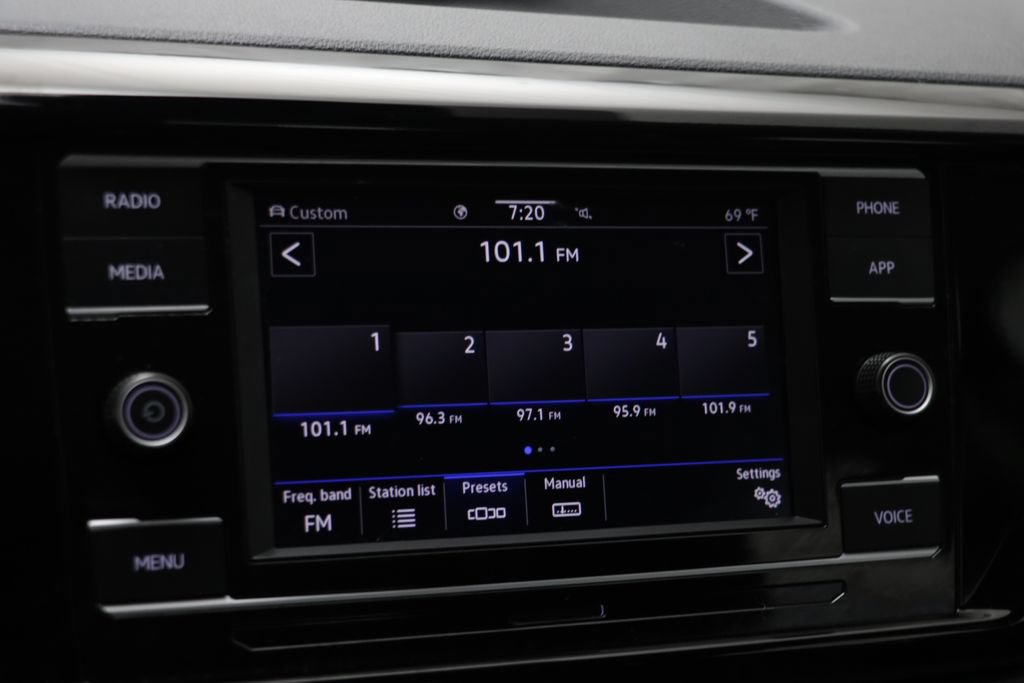 Certified 2024 Volkswagen Taos S AWD/4WD image 8
