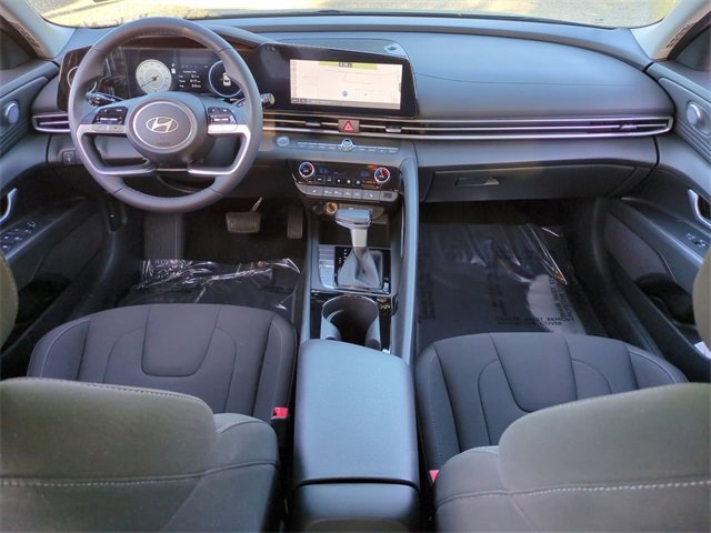 Used 2024 Hyundai Elantra SEL w/ Convenience Package image 12