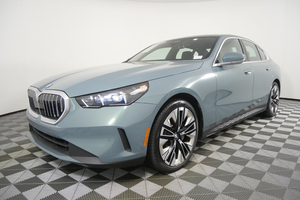 Used 2027 BMW 530i RWD image 8