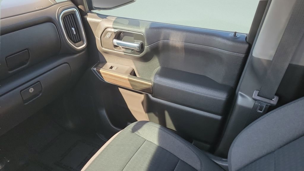 Used 2021 Chevrolet Silverado 1500 RST image 12