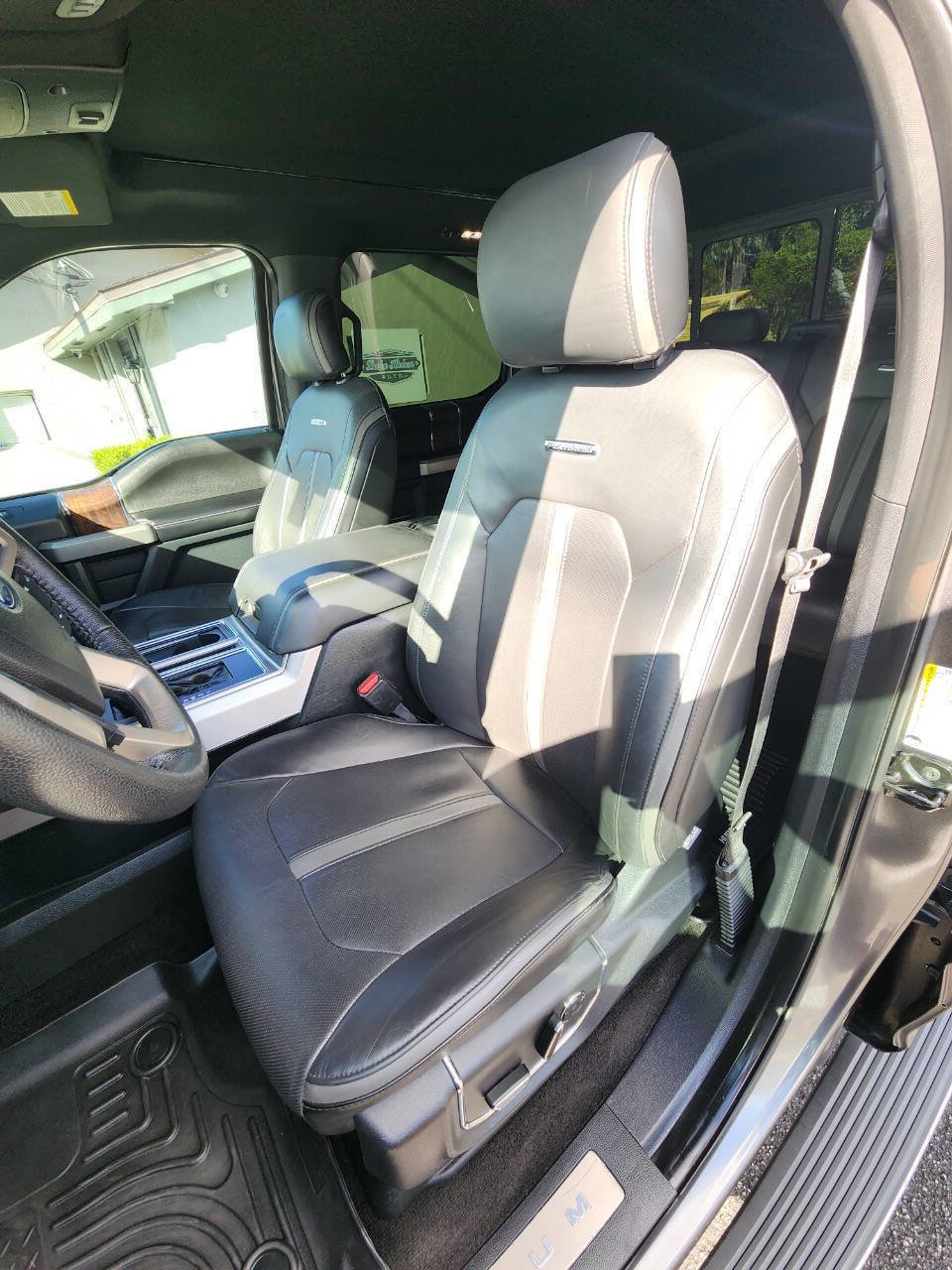 Used 2015 Ford F150 Platinum w/ Max Trailer Tow Package image 16