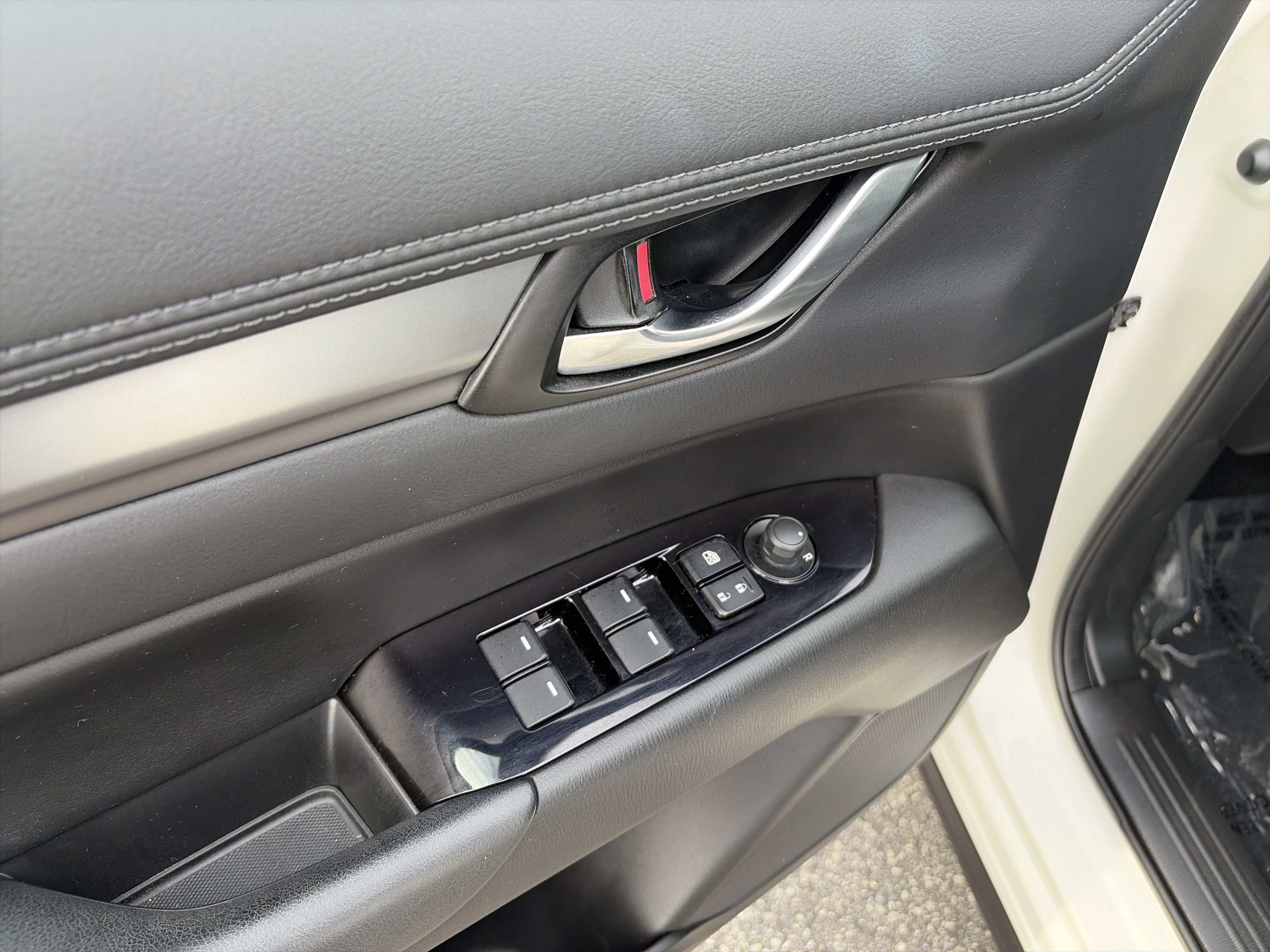 Used 2019 MAZDA CX-5 Touring FWD image 15