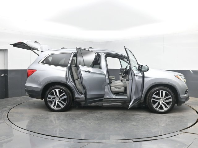 Used 2018 Honda Pilot Elite image 55