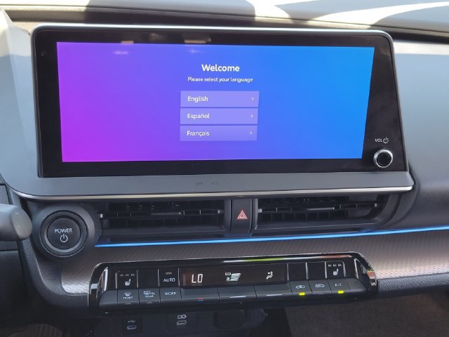 Used 2024 Toyota Prius XLE FWD image 12
