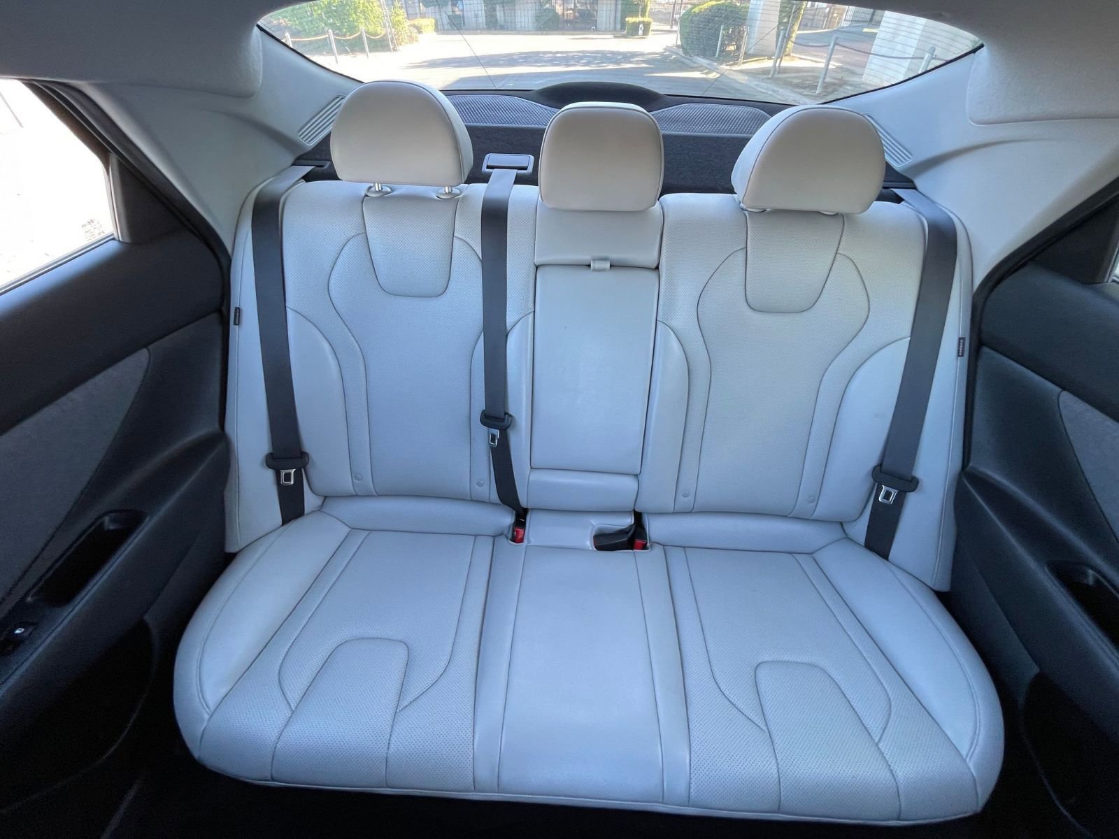 Used 2025 Hyundai Elantra Limited image 40