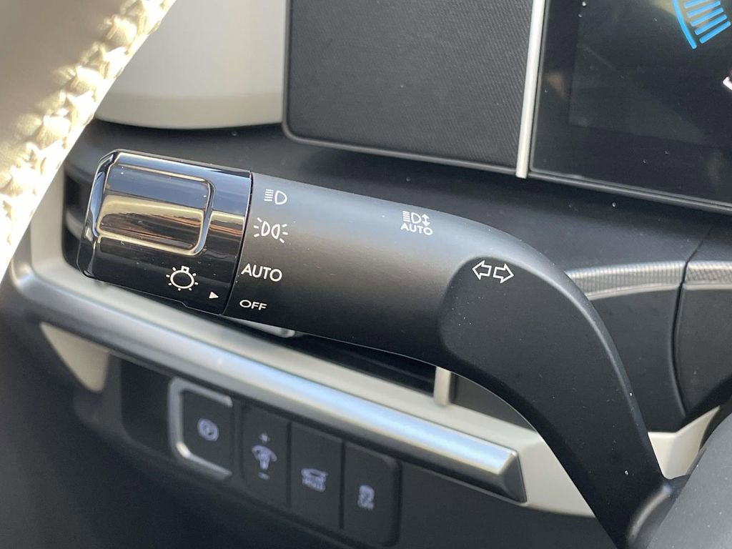 Certified 2025 Hyundai Santa Fe SEL image 12