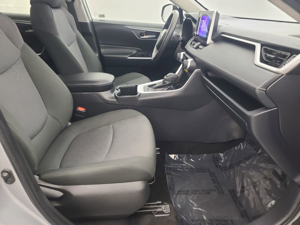Used 2025 Toyota RAV4 XLE image 16
