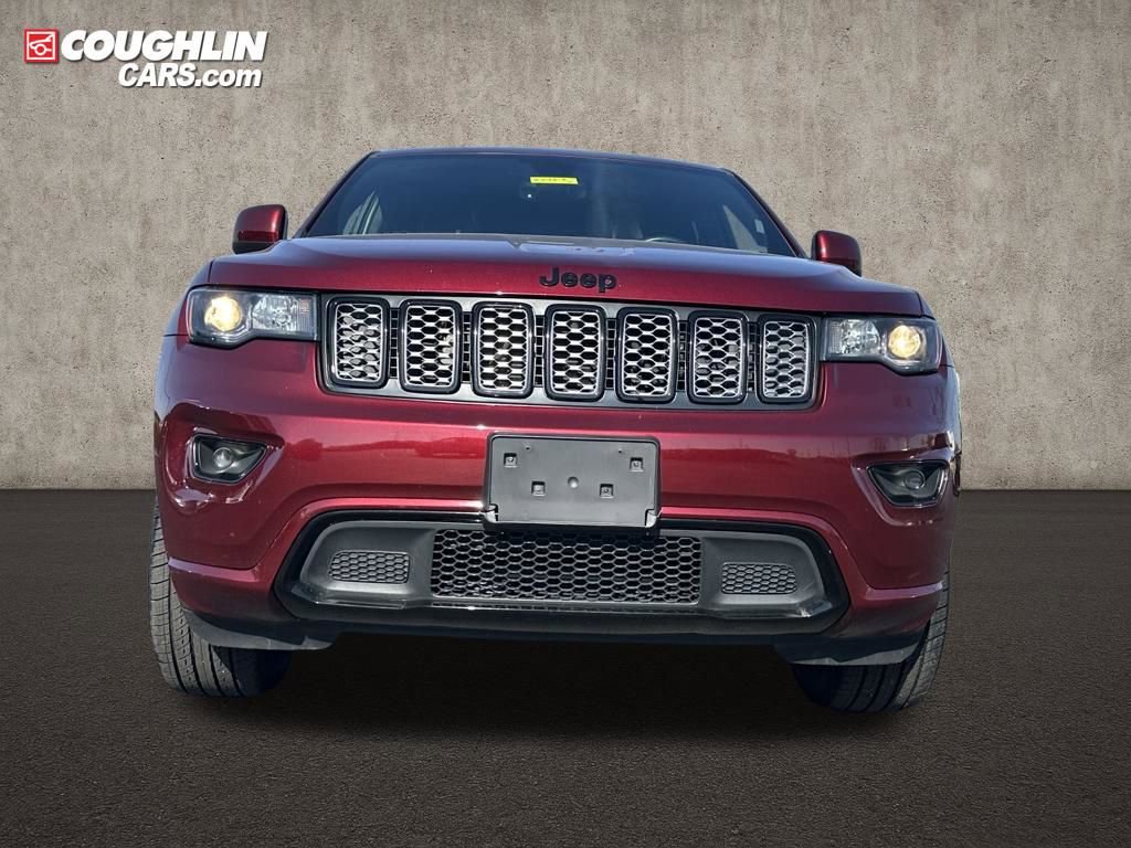 Used 2018 Jeep Grand Cherokee Altitude AWD/4WD image 2