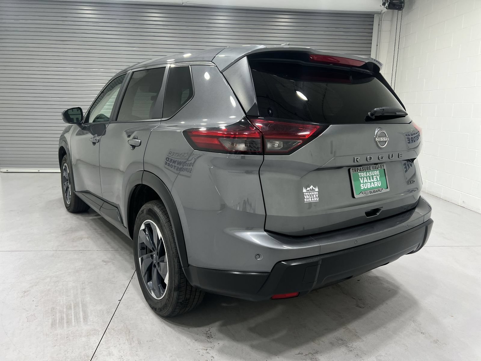 Used 2025 Nissan Rogue SV AWD/4WD image 6