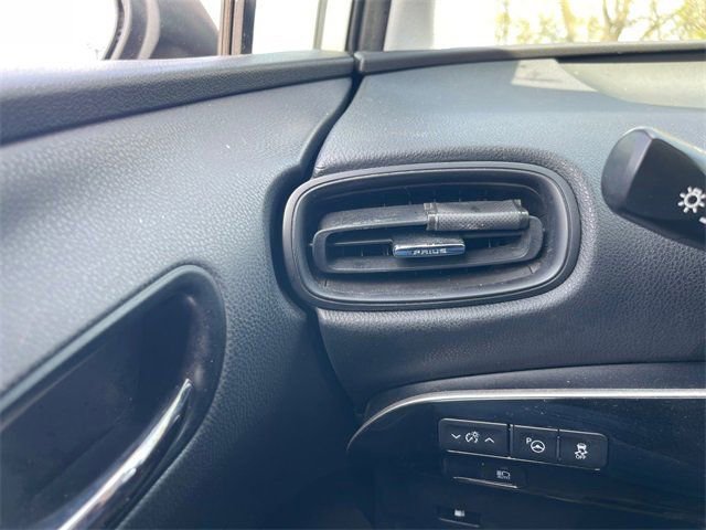 Used 2022 Toyota Prius LE image 16