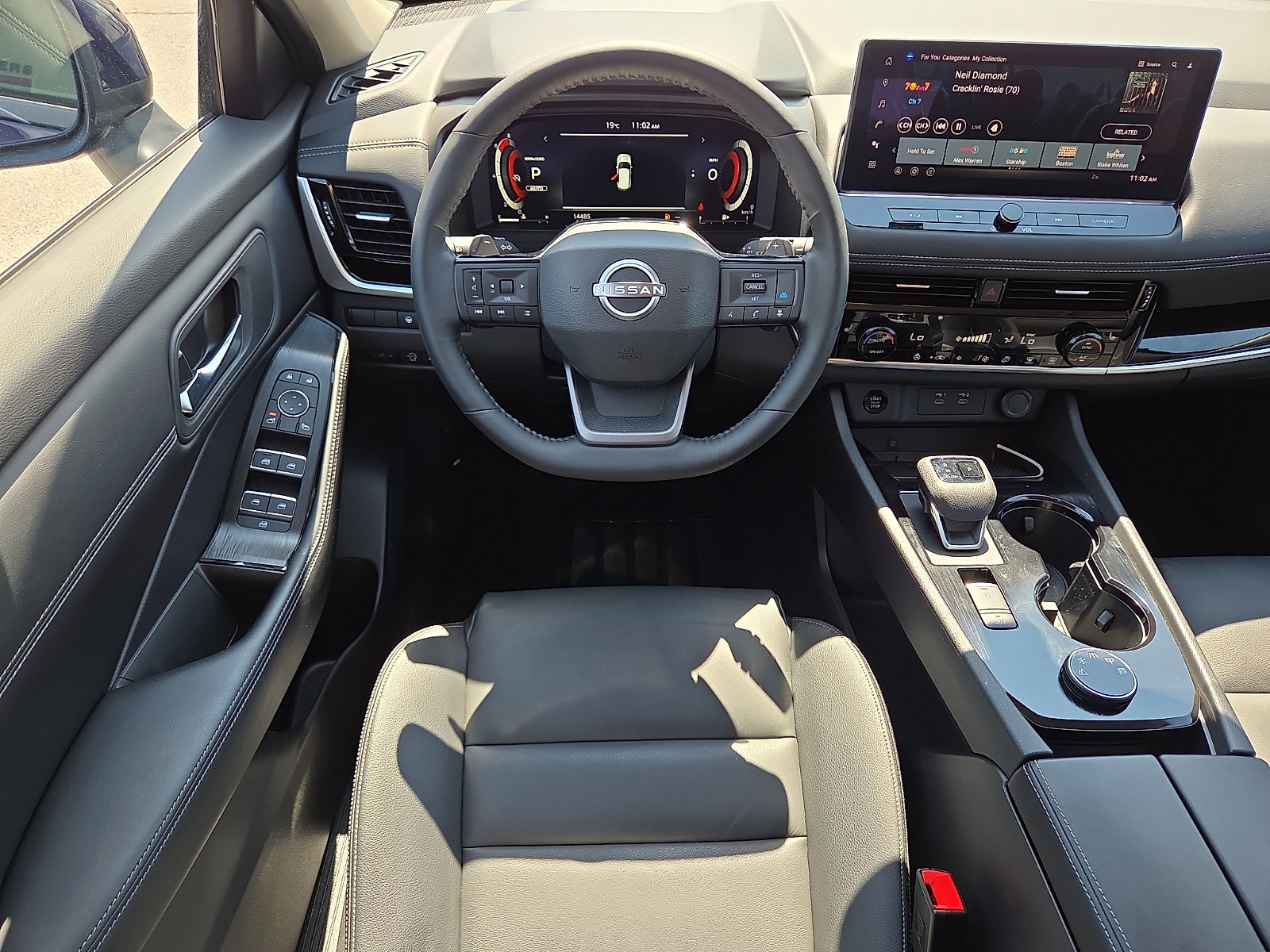 Used 2025 Nissan Rogue SL AWD/4WD image 11