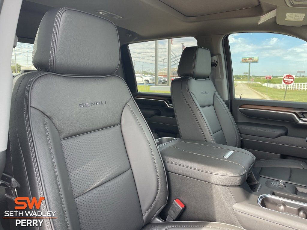 New 2025 GMC Sierra 2500 Denali w/ Denali Reserve Package image 11