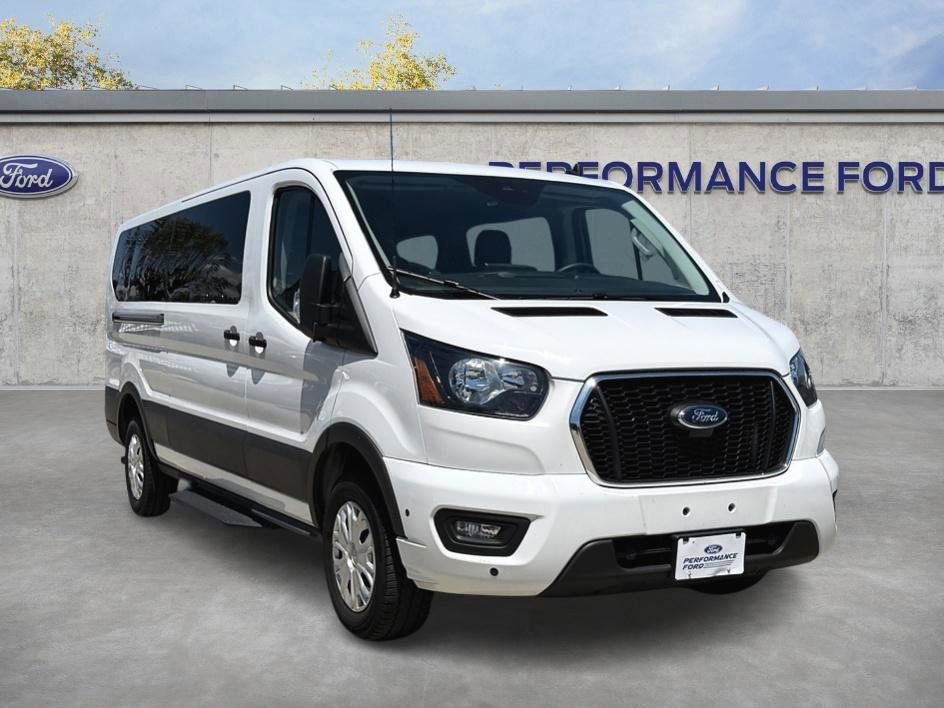 Used 2025 Ford Transit 350 XLT RWD image 4