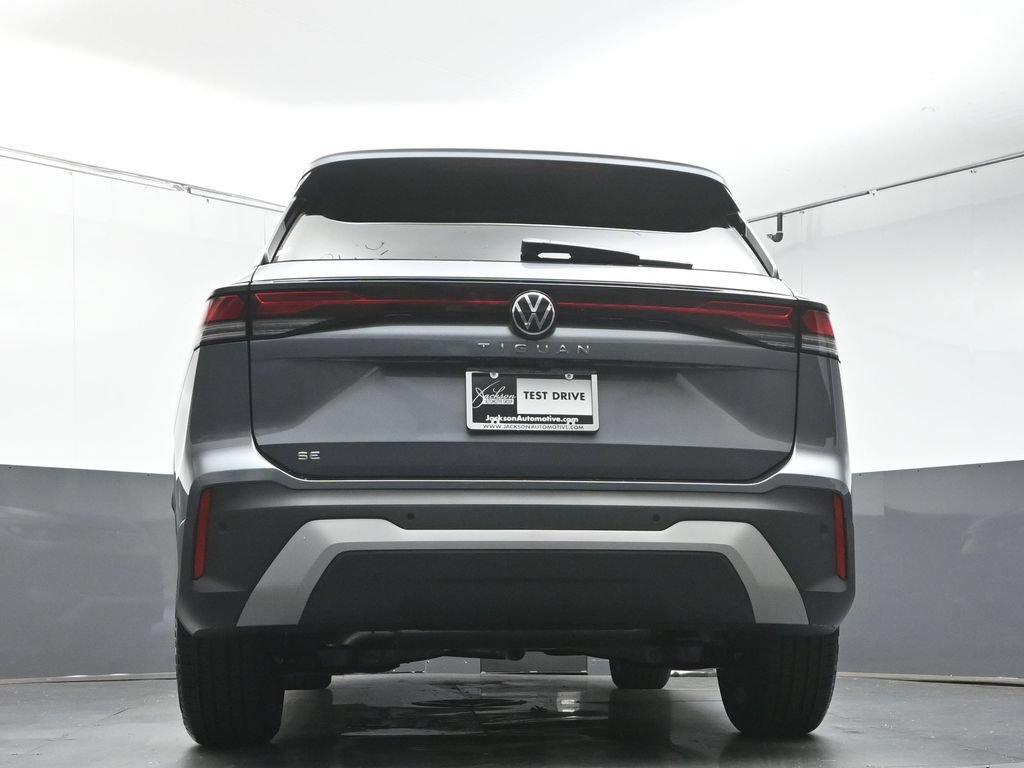 New 2026 Volkswagen Tiguan SE FWD image 34