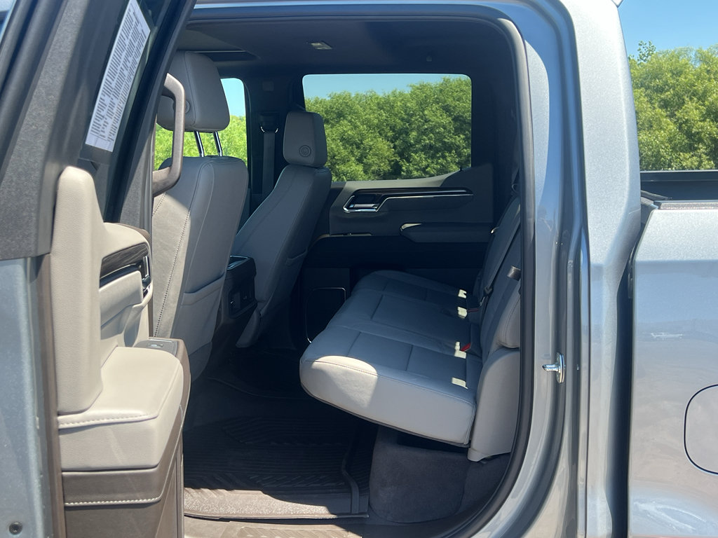 Used 2025 Chevrolet Silverado 1500 LT Trail Boss w/ LT Trail Boss Premium Package AWD/4WD image 36