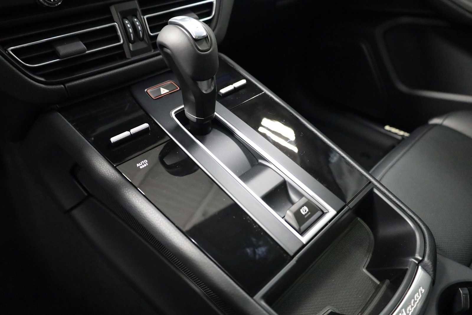 New 2026 Porsche Macan image 29