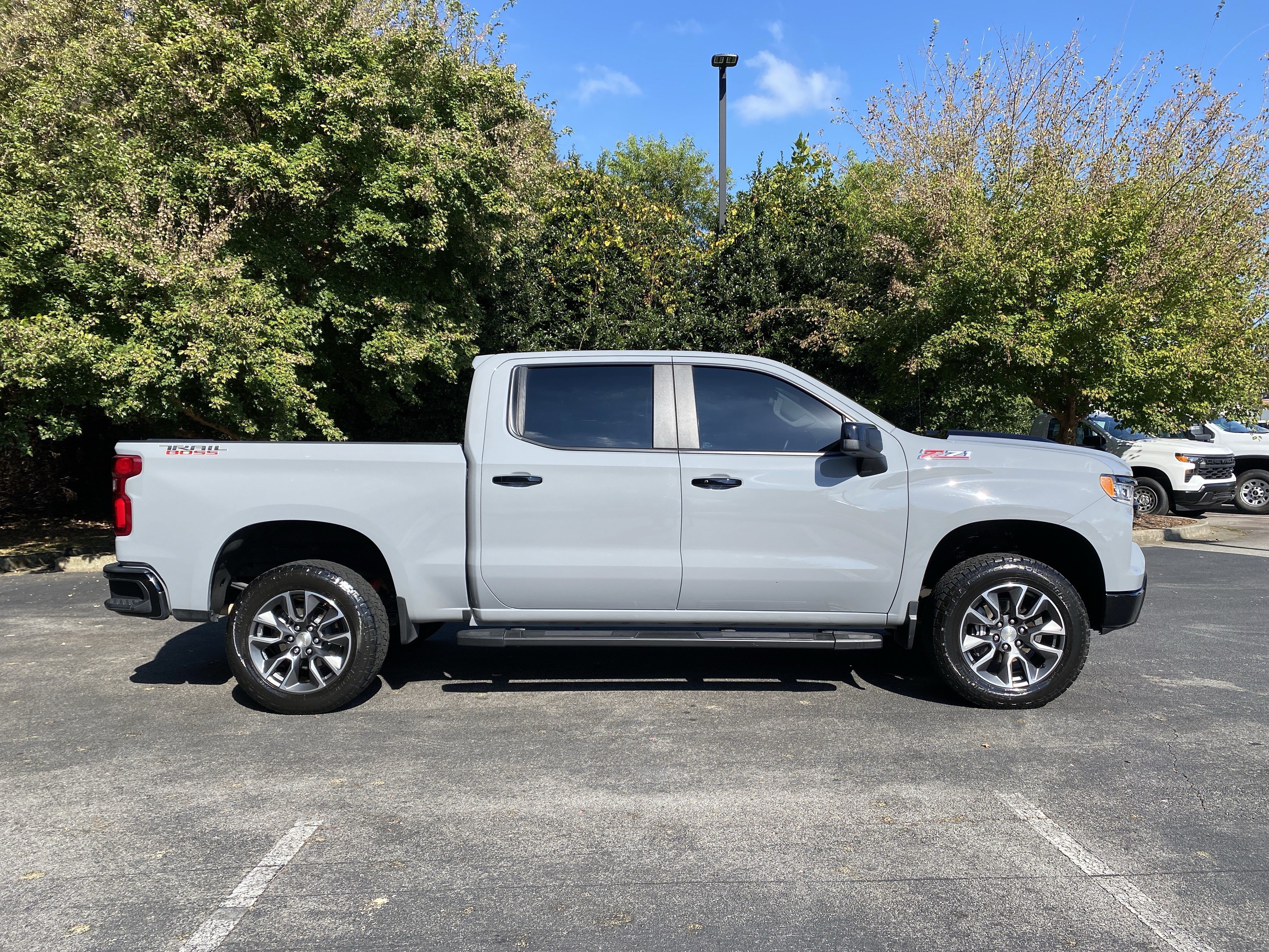Used 2024 Chevrolet Silverado 1500 LT Trail Boss w/ Convenience Package II AWD/4WD image 10