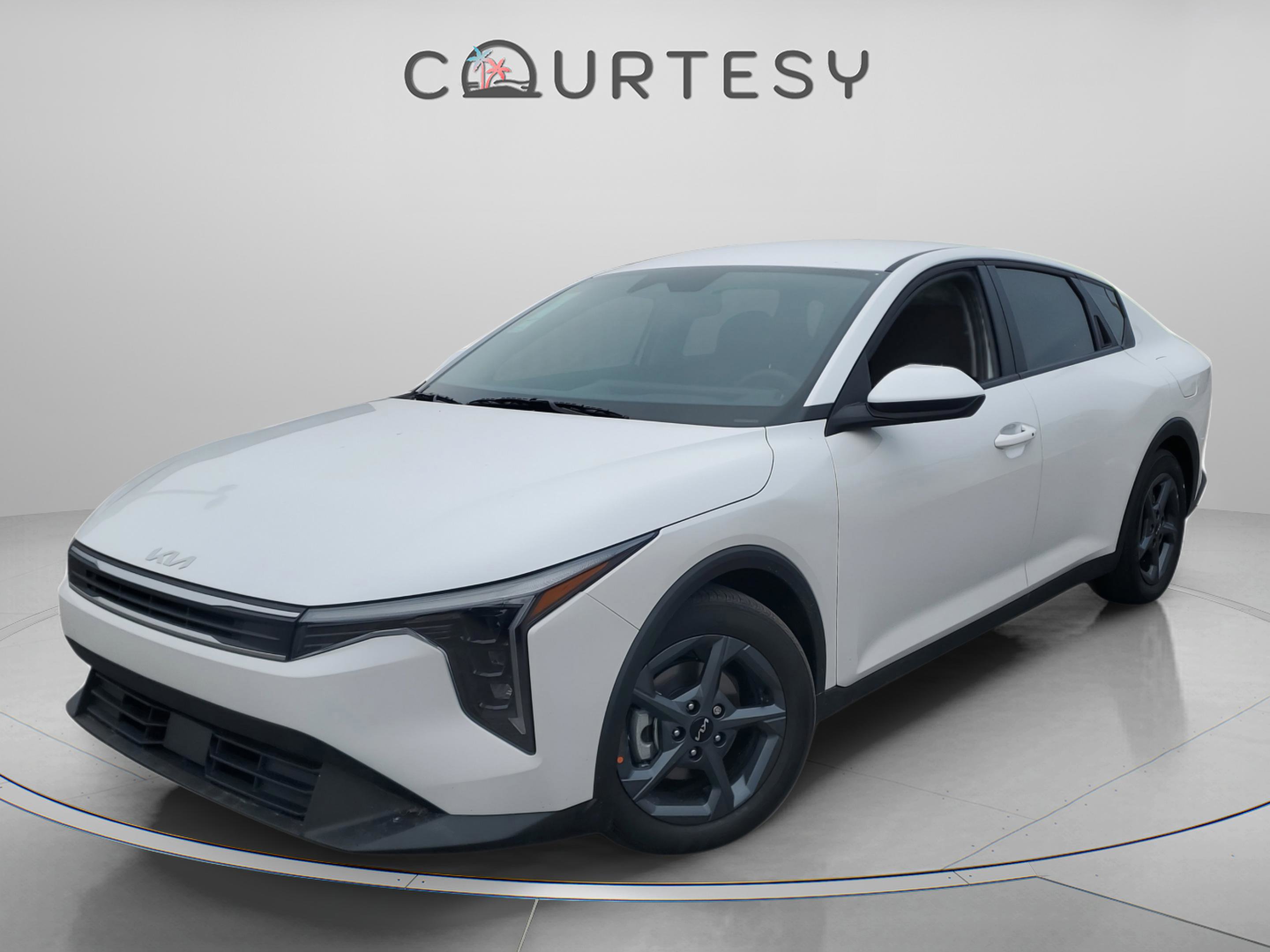 New 2025 Kia K4 LXS