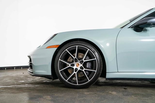 Used 2025 Porsche 911 Carrera T RWD image 12