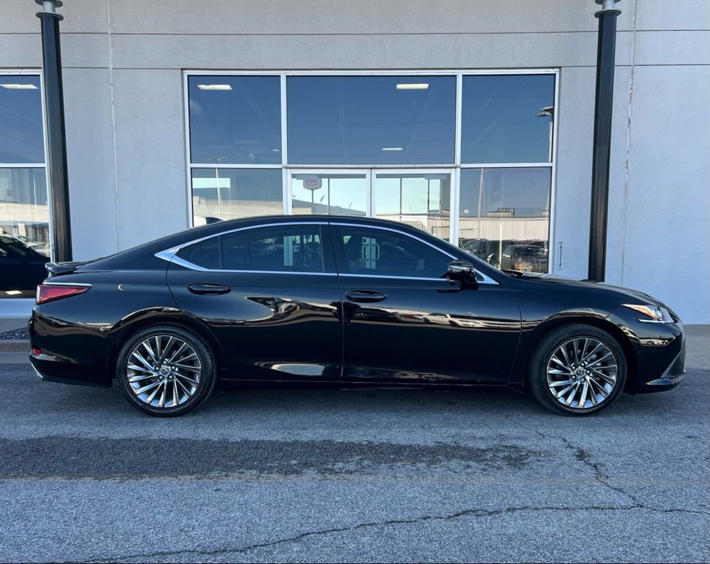 Used 2024 Lexus ES 350 Luxury w/ Accessory Package (Z2) image 4