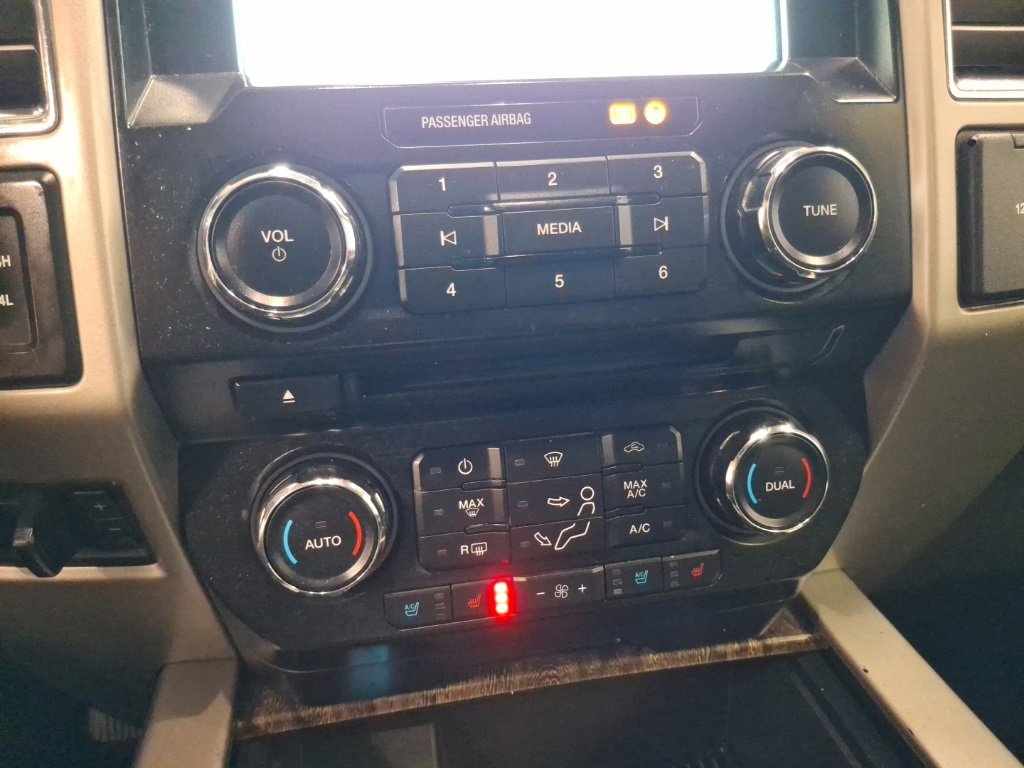 Used 2017 Ford F250 Lariat w/ Lariat Value Package image 25