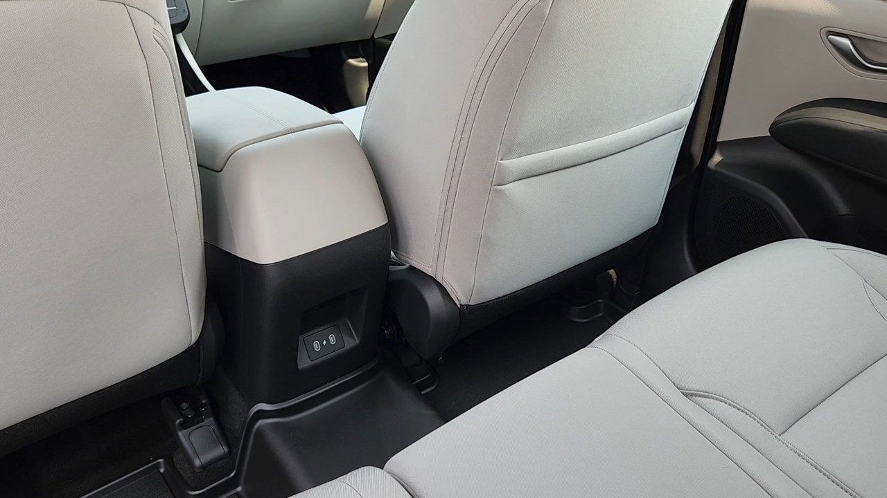 New 2025 Hyundai Tucson SE image 17